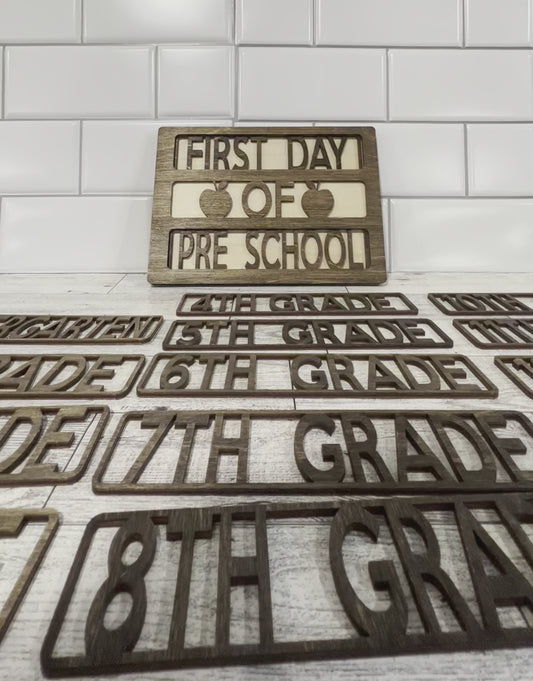 Interchangeable grade school sign